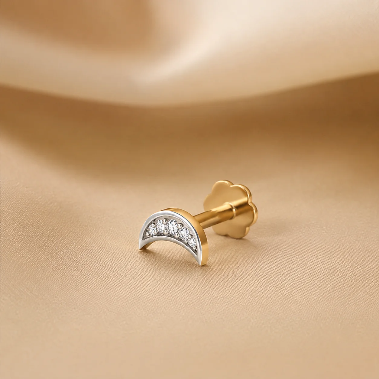 Moon Arc Nose Pin