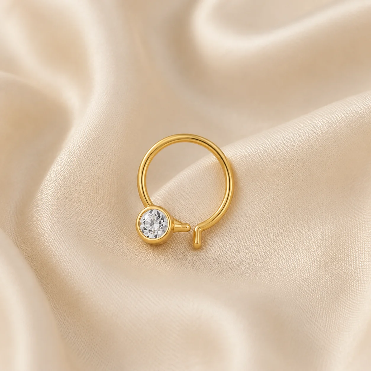 Moonbeam Loop Nose Pin